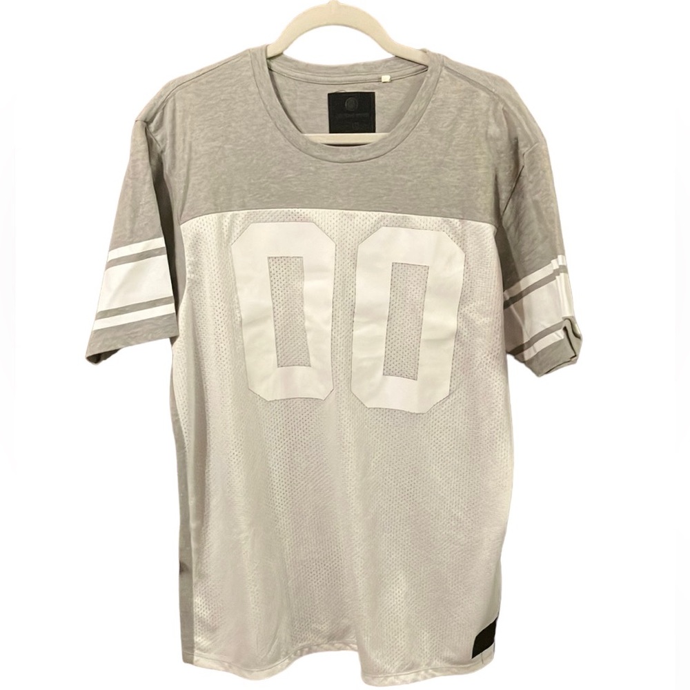 ON THE BYAS MENS LARGE T-SHIRT